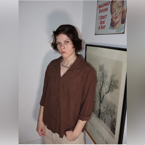 Meet your Poshers, Elaine & Hailie - Picture 2 of 10